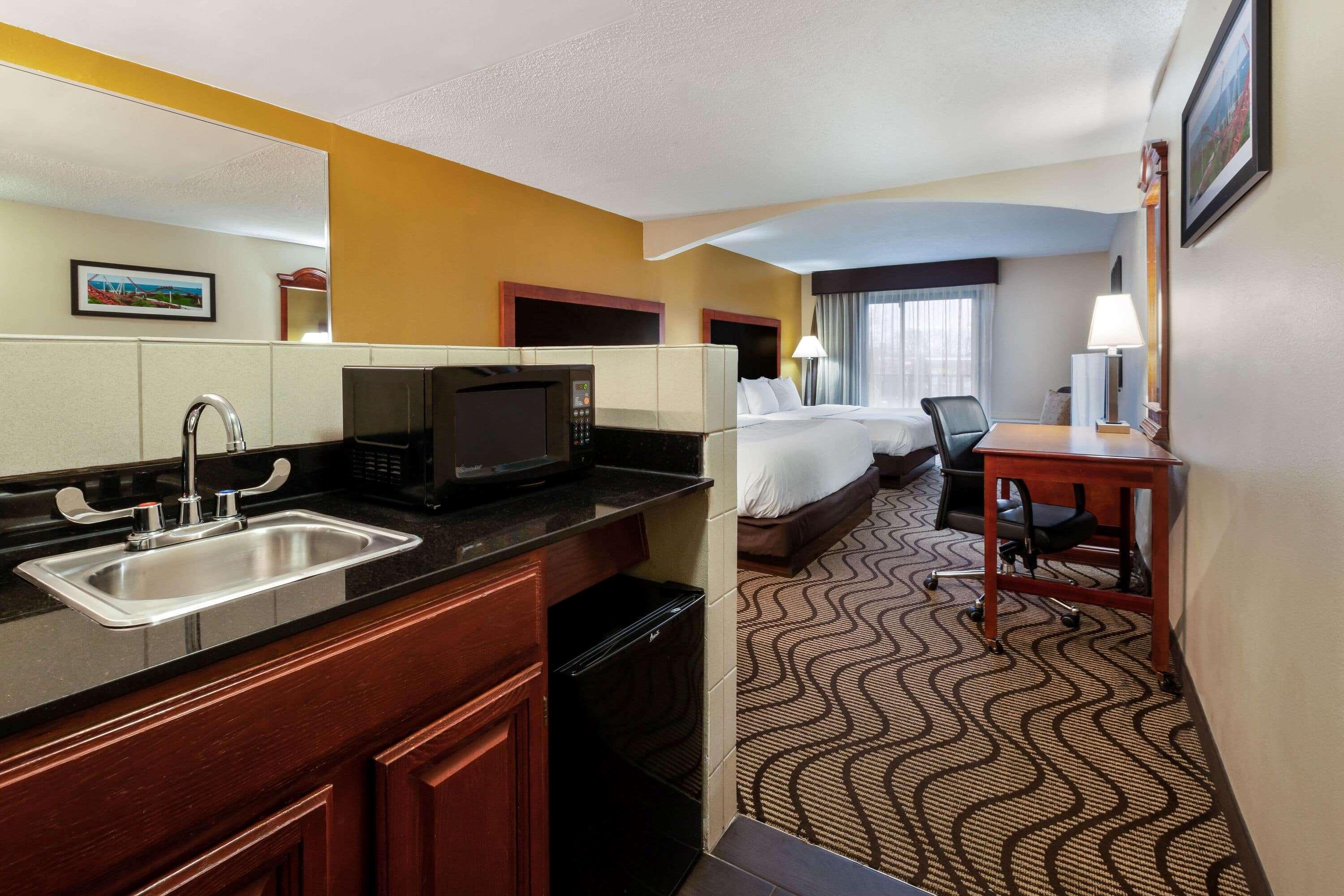 La Quinta Inn By Wyndham Sandusky Near Cedar Point Εξωτερικό φωτογραφία