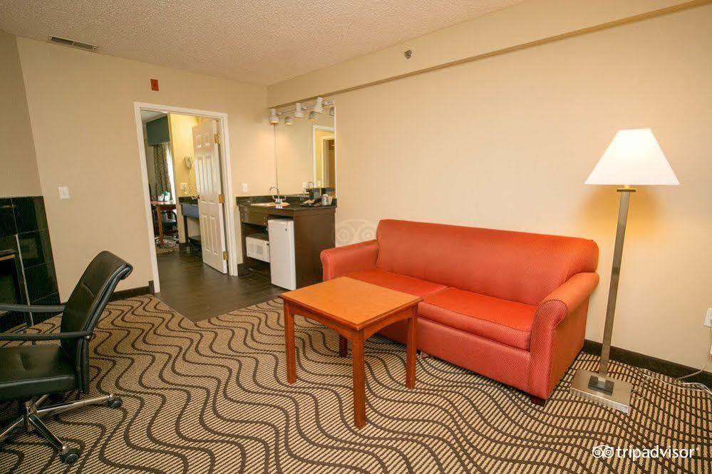 La Quinta Inn By Wyndham Sandusky Near Cedar Point Εξωτερικό φωτογραφία