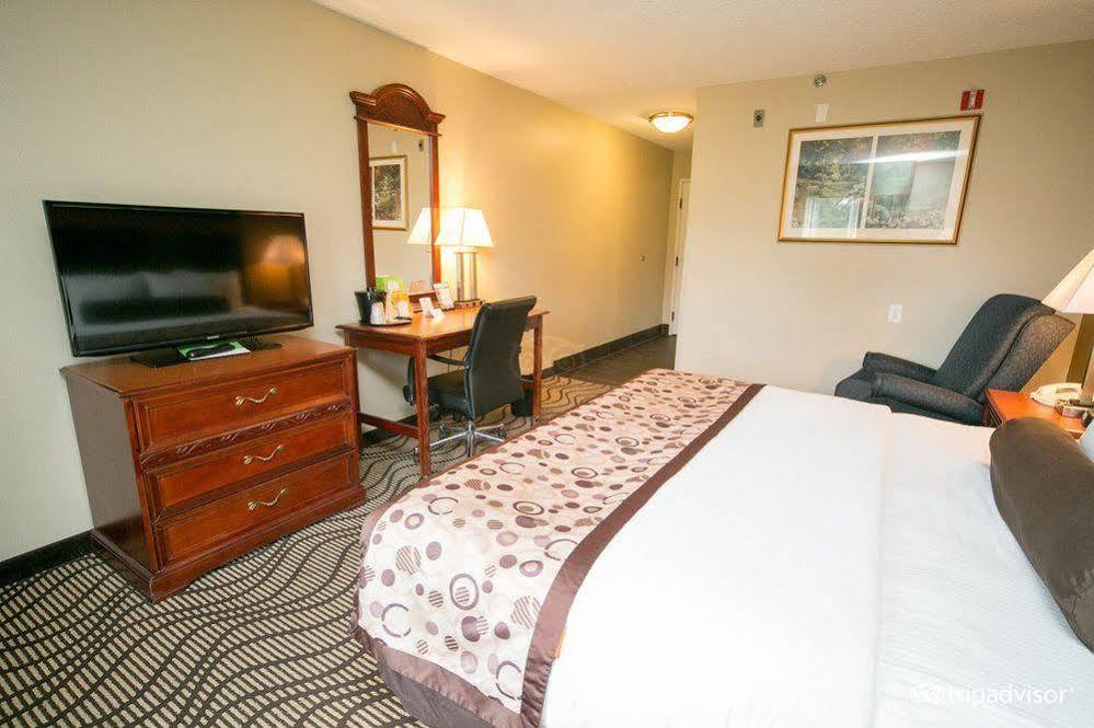 La Quinta Inn By Wyndham Sandusky Near Cedar Point Εξωτερικό φωτογραφία