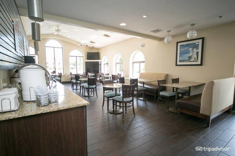 La Quinta Inn By Wyndham Sandusky Near Cedar Point Εξωτερικό φωτογραφία