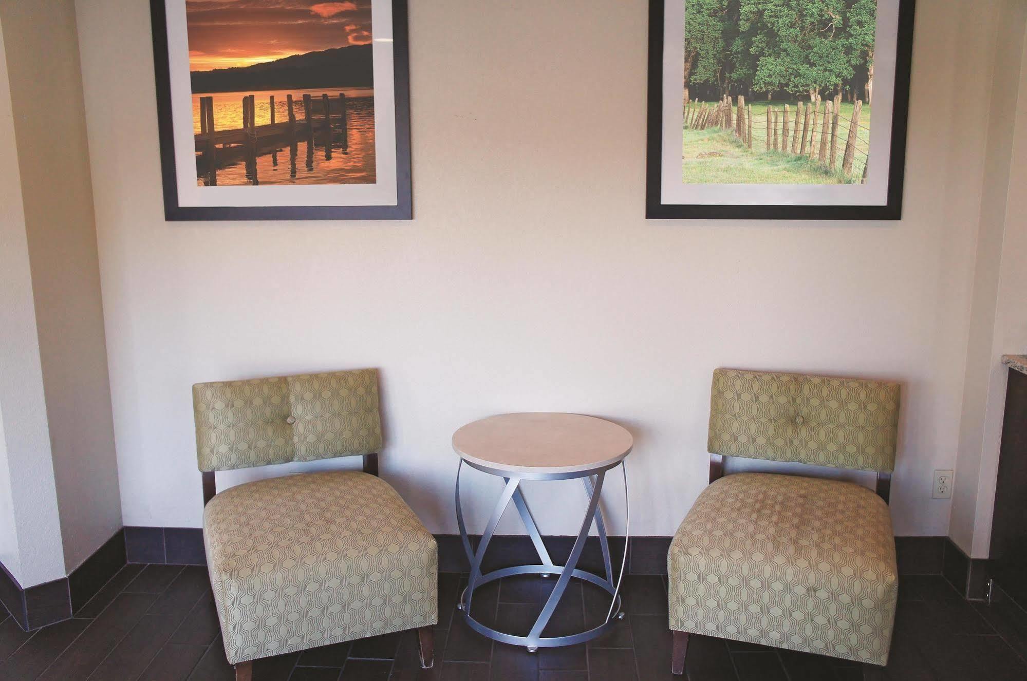 La Quinta Inn By Wyndham Sandusky Near Cedar Point Εξωτερικό φωτογραφία